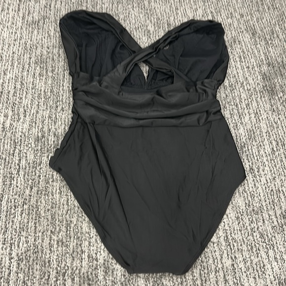 New ruched style black one piece swimwear - Picture 6 of 10